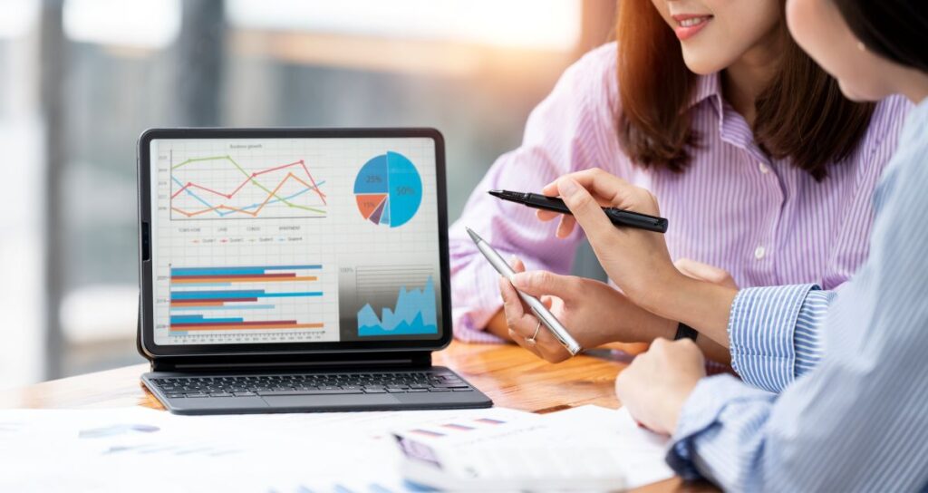 Choose the Right Ecommerce Reporting Tool